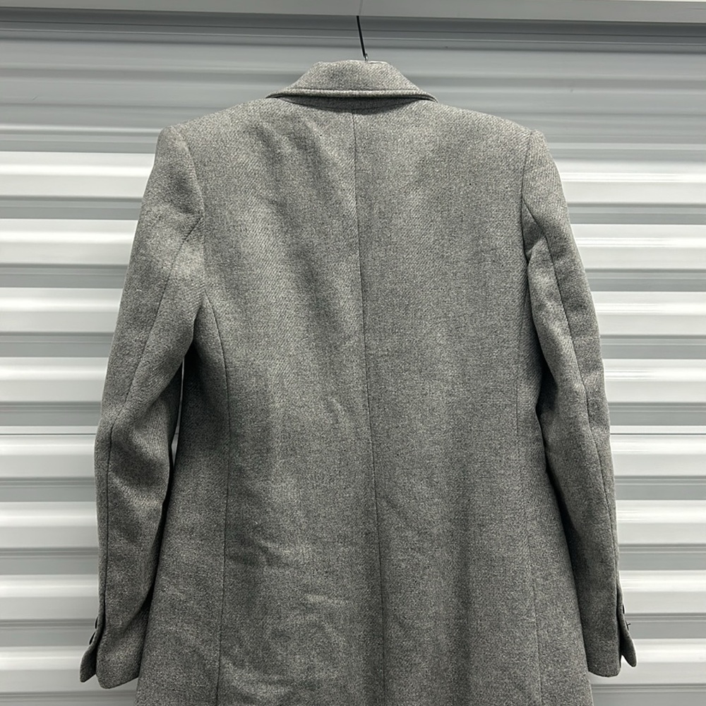 ZARA-LT GREY WOOL BLEND COAT W/2 SIDE SLANT POCKETS & 2 BLACK BUTTONS IN FRONT - Picture 9 of 14